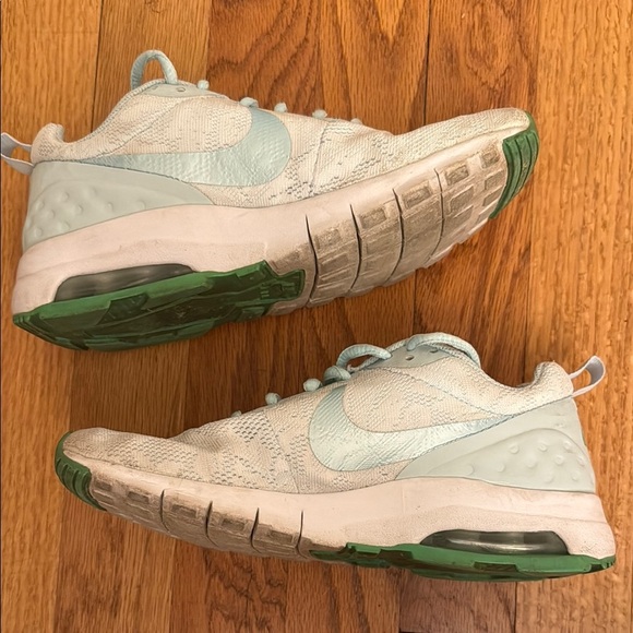 Nike Air Max Motion LW ENG Running Lace Sneaker Women's 6 Glacier Blue - Picture 1 of 12